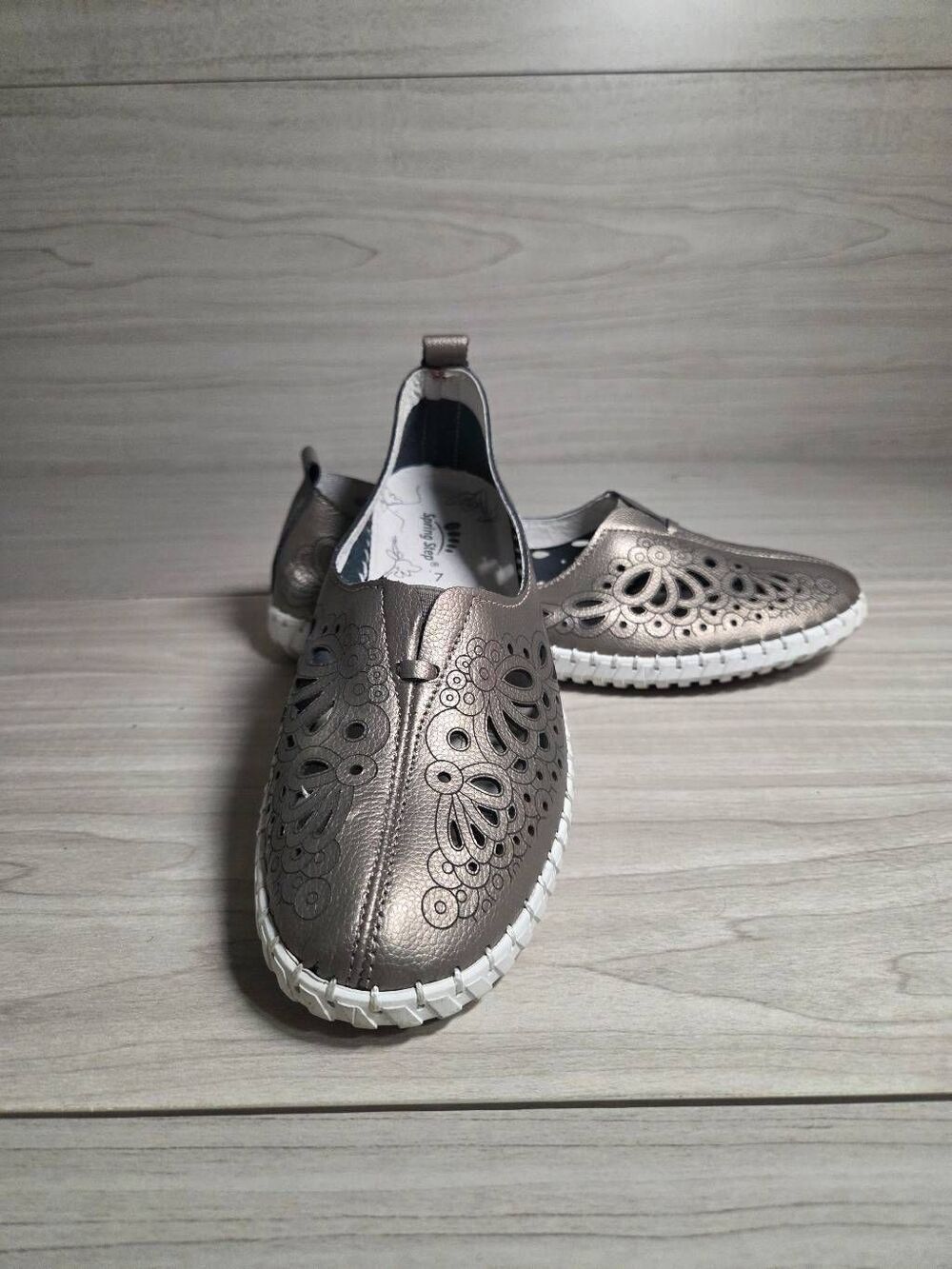 ​Spring Step Mirtha Pewter Metallic Leather Laser Cut Flats - Size 7